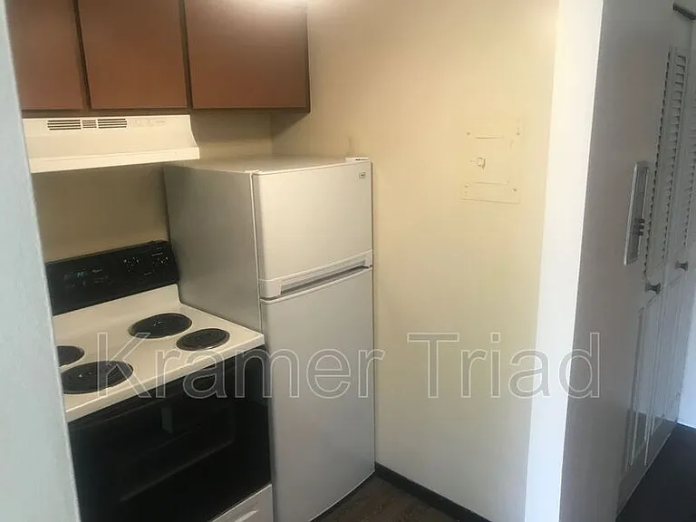 555 E William St #2E — Photo 7