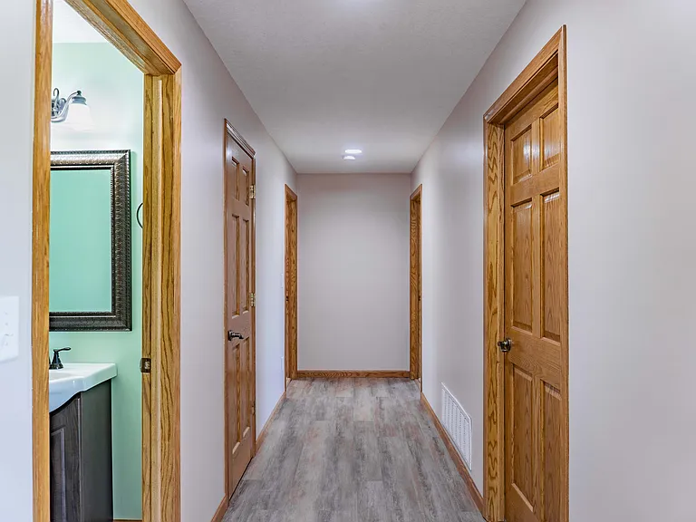 2112 Blake Ave — Photo 43