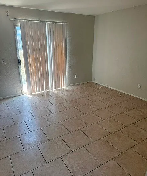 9240 Date St — Photo 6