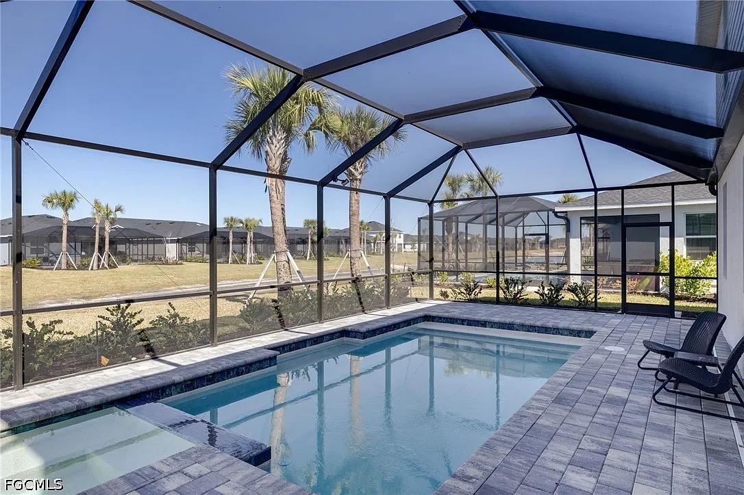 5 bed, 3.0 bath, 3325 sqft, $4,400 — Photo 4