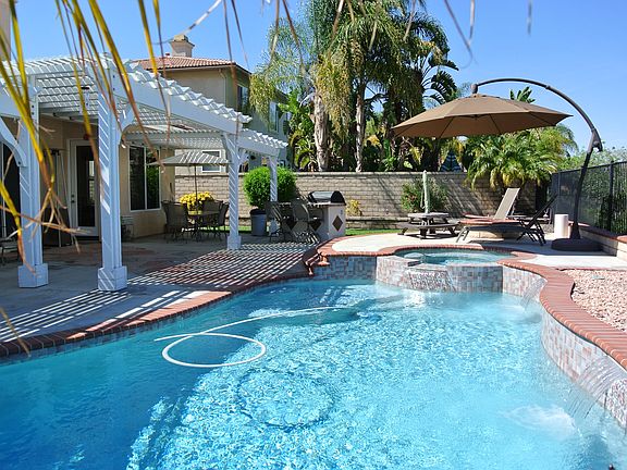 Refreshing pool & spa