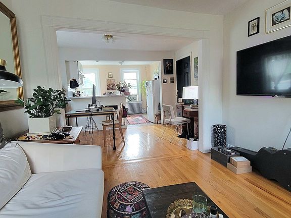 5th image of 180 12th St APT 3