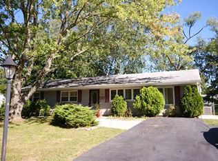 22 Cranston Rd, Kendall Park, NJ 08824
