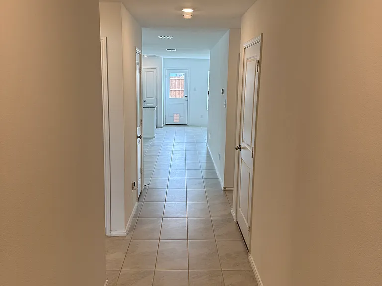319 Ashbrook Way — Photo 2
