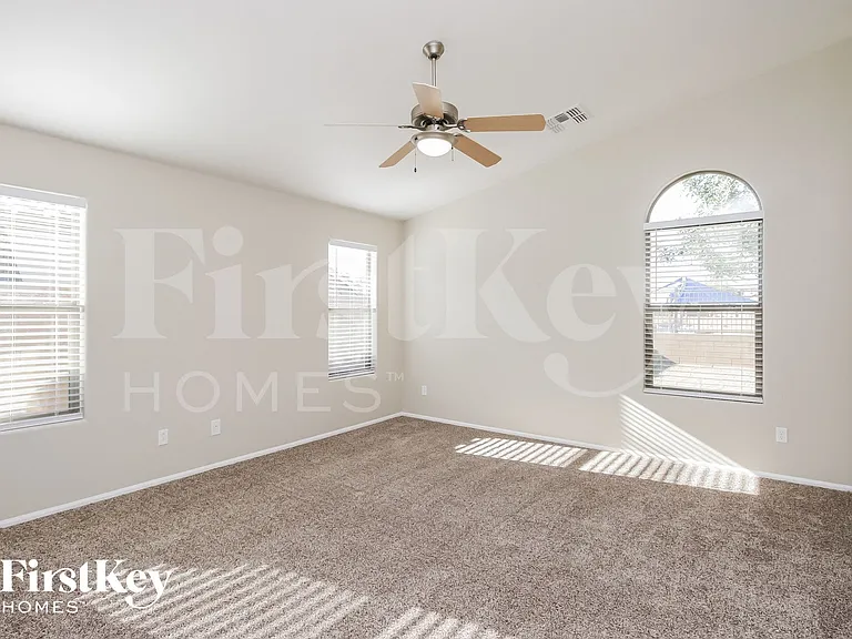 38154 N Rusty Ln — Photo 8