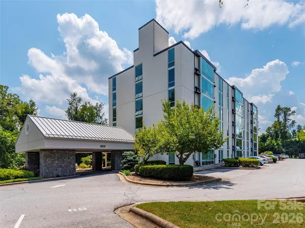 647 Town Mountain Rd APT 307, Asheville, NC 28804