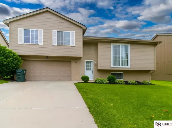 17110 Taylor St, Omaha, NE 68116