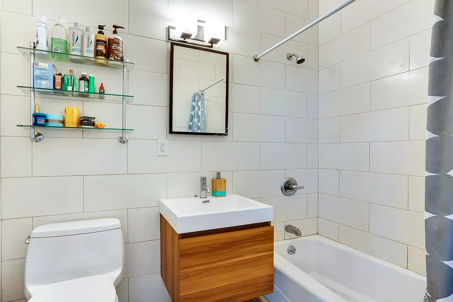 1542 Flatbush Avenue — Photo 3