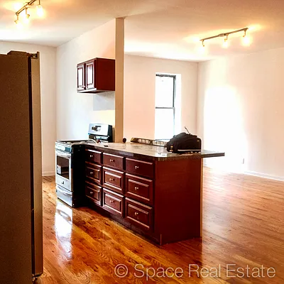 Rented by Space Real Estate | media 4
