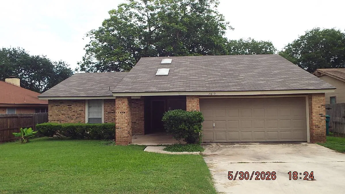 7810 Lazy Forest Dr in San Antonio, TX 78233 — Photo 1