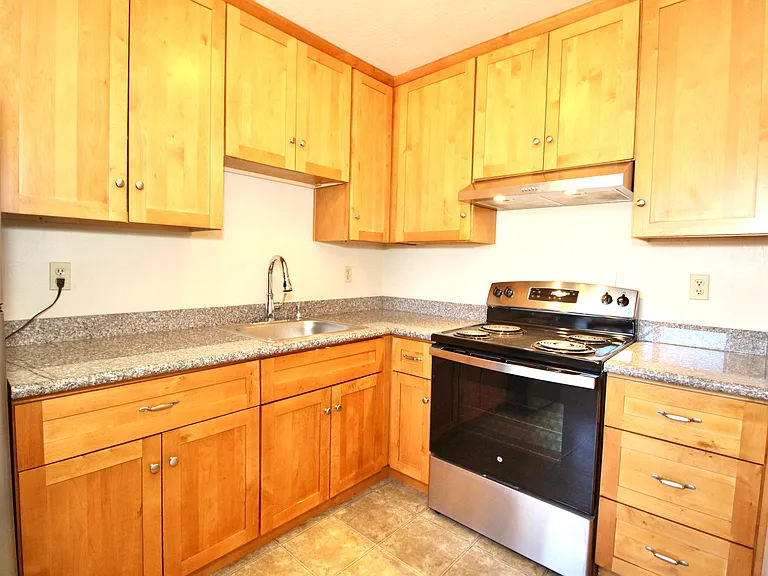 22834 Myrtle St #4 — Photo 9