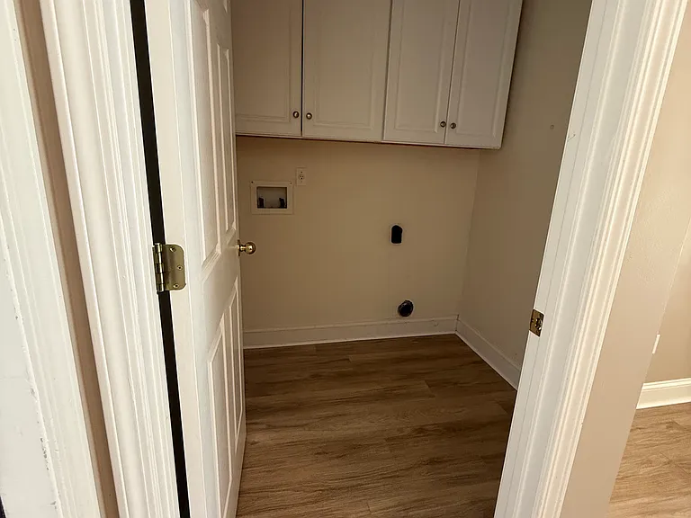 804 Esquire Ln — Photo 16