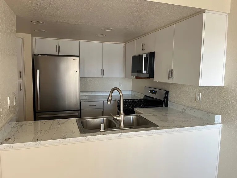 3bed,2bath townhome. Half off rent for January 2024! — Photo 18