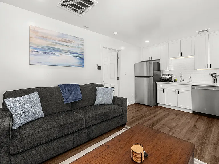 1242 E Pierce St #3 — Photo 14