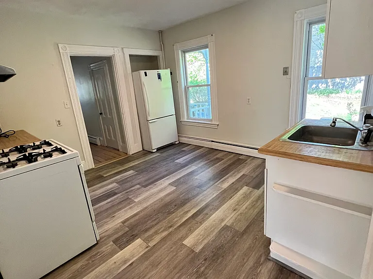 24 Elliot Ter — Photo 15