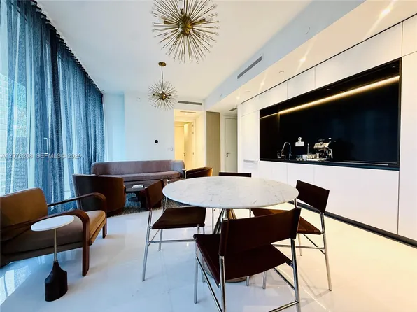 300 Biscayne Boulevard Way, Miami, FL