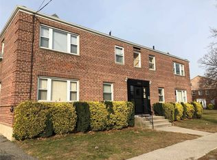 2030 146th St, Whitestone, NY 11357
