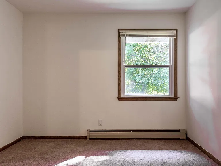 5101 Mineral Point Rd #8 — Photo 19