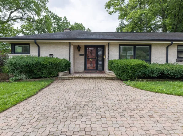 1501 W Talcott Rd, Park Ridge, IL 60068