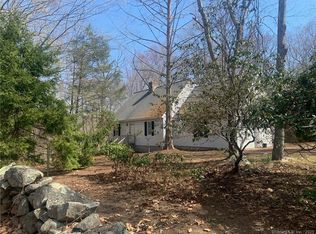 27 Meadow Woods Rd, Essex, CT 06426