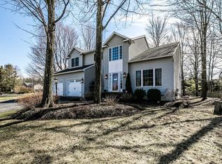 6884 Claret Cir, Fayetteville, NY 13066