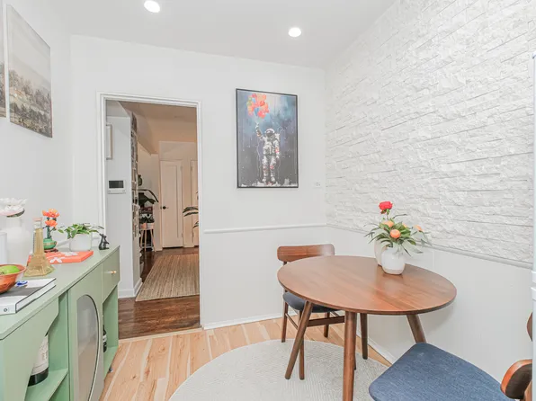 2140 Knapp Street image 10 of 21