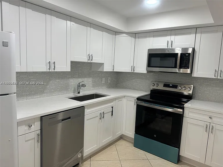 400 Kings Point Dr #320 — Photo 7