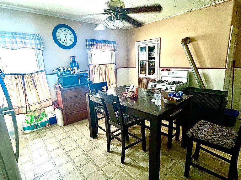 211 Vernon St #1 — Photo 3