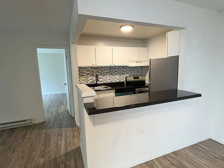 University Park Apartments near Cornell University — Photo 280