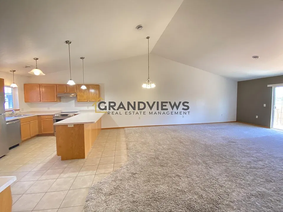 1319 Rose Marie St #7