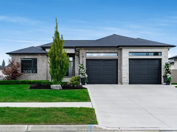 1912 Villa Canal Dr, Kingsville, ON N9Y 0G5