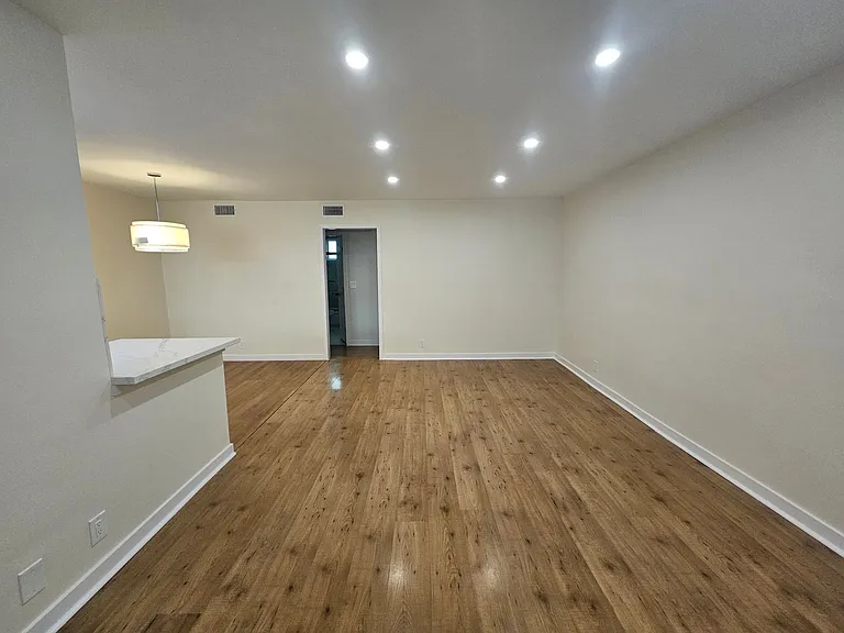 561 East Orange Grove Avenue — Photo 3