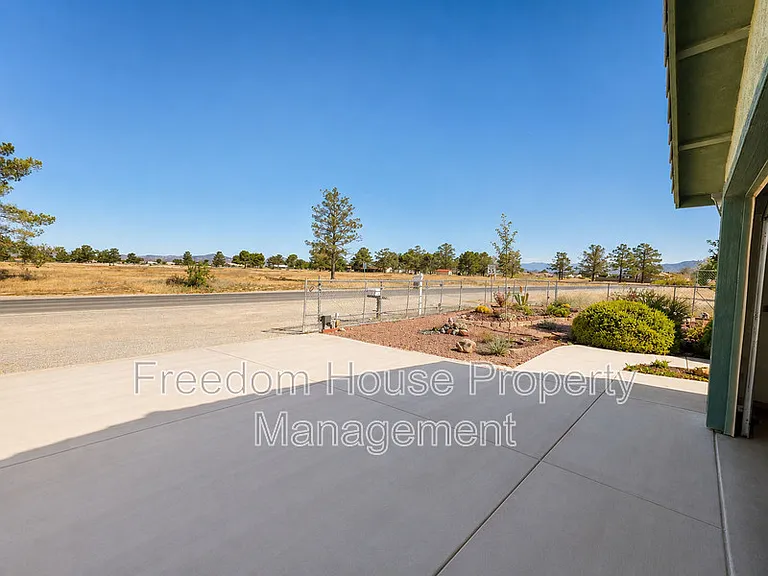 3066 Mount Charleston Dr — Photo 43