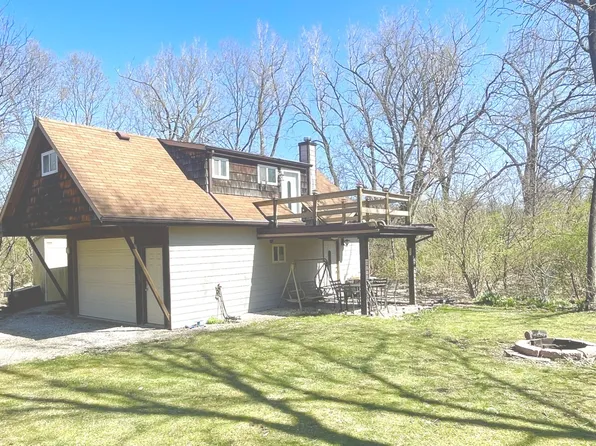 532 W Johnson St, Utica, IL 61373
