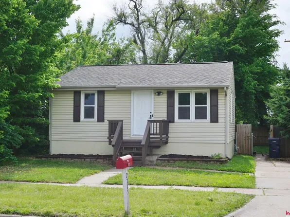2715 N 35th St, Lincoln, NE 68504