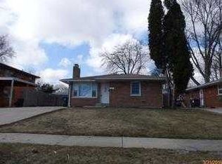 1912 Walnut St, Waukegan, IL 60087