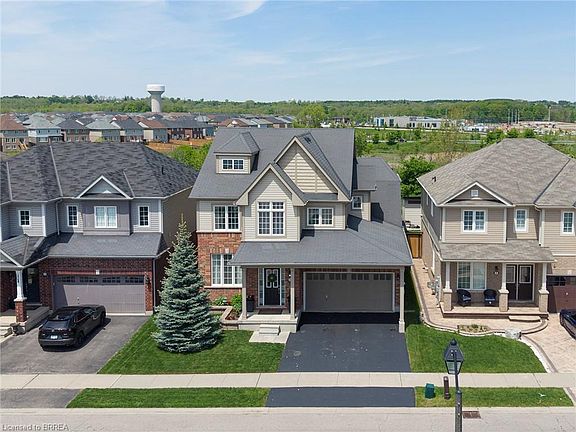 4th image of 10 Bisset Ave