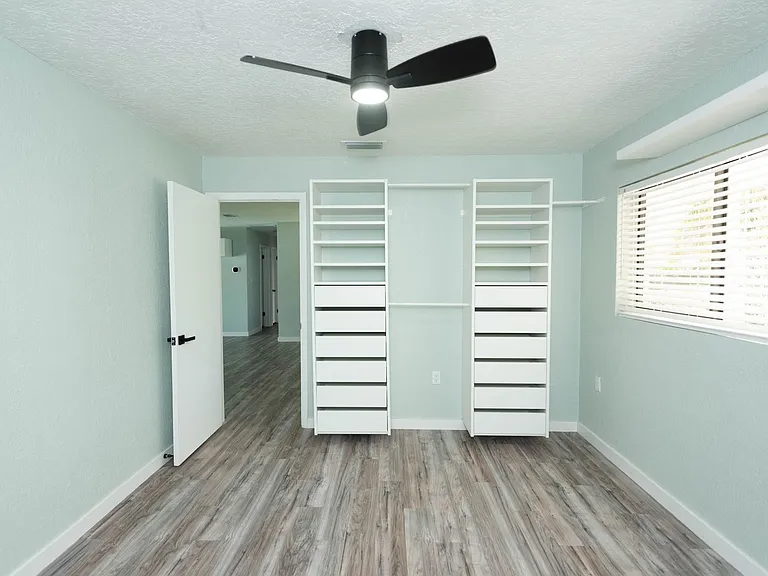 347 S Lakeside Dr — Photo 27
