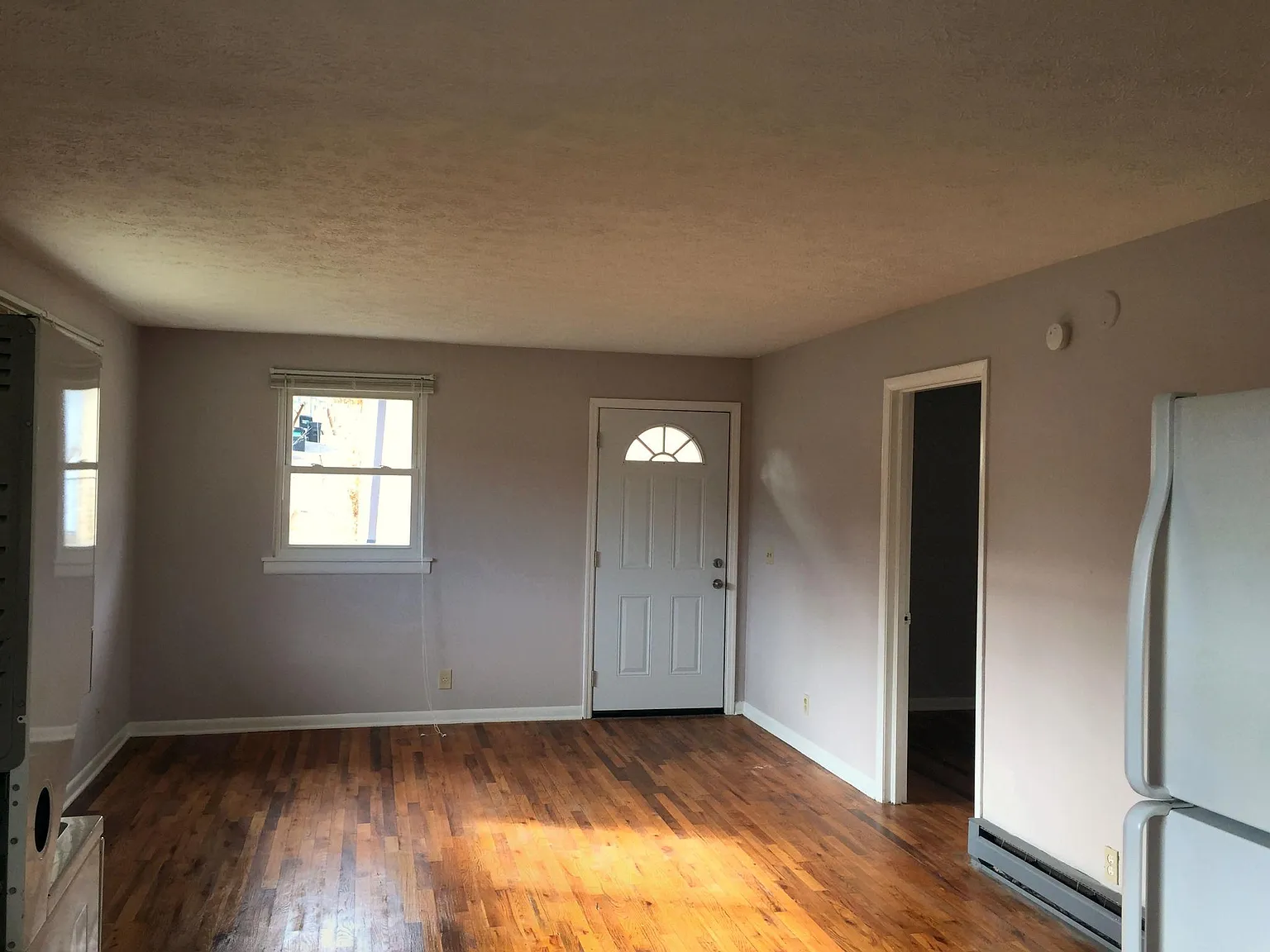 1033 Archer St — Photo 2
