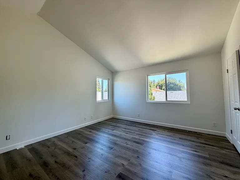 1582 Gordon St — Photo 16