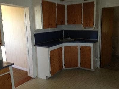 2nd image of 254 Forest Ave #2