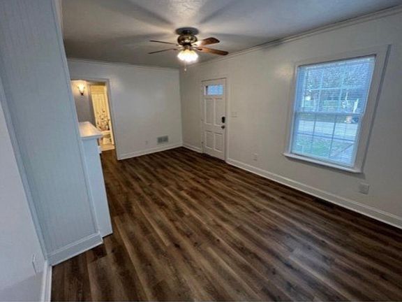 2nd image of 106 S Park Dr