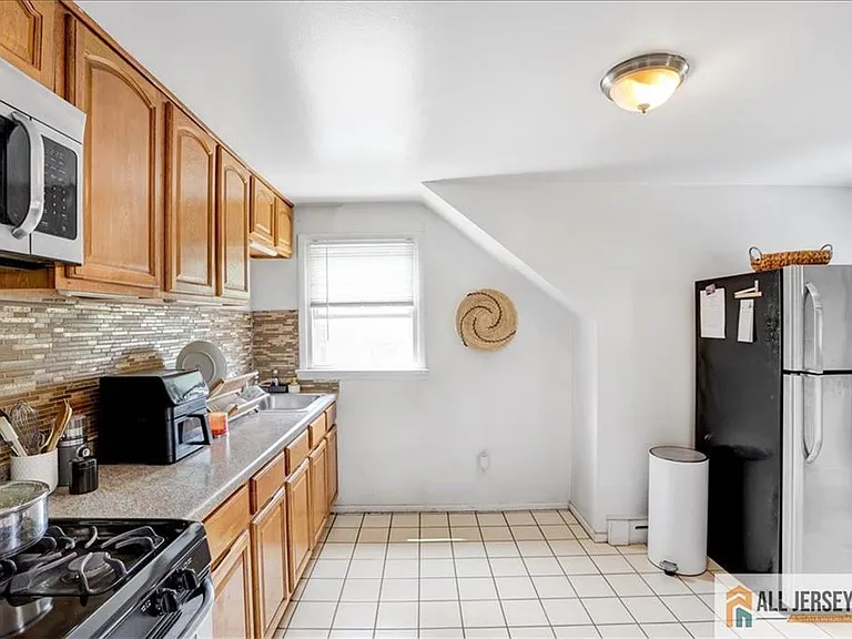 52 Saint Ann St #2-F — Photo 18