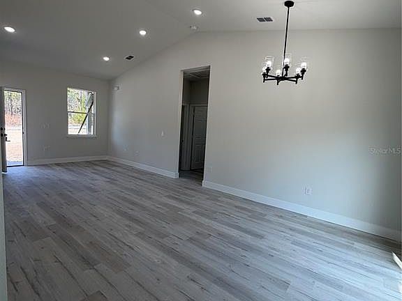 3rd image of 427 SW Alvarez Rd