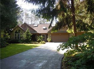 800 Blue Creek Dr, Webster, NY 14580