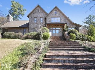 2424 Fairoaks Rd, Decatur, GA 30033