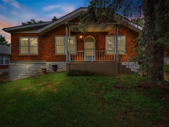 5910 Heege Rd, Saint Louis, MO 63123