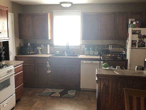 3rd image of 301 N Ash St
