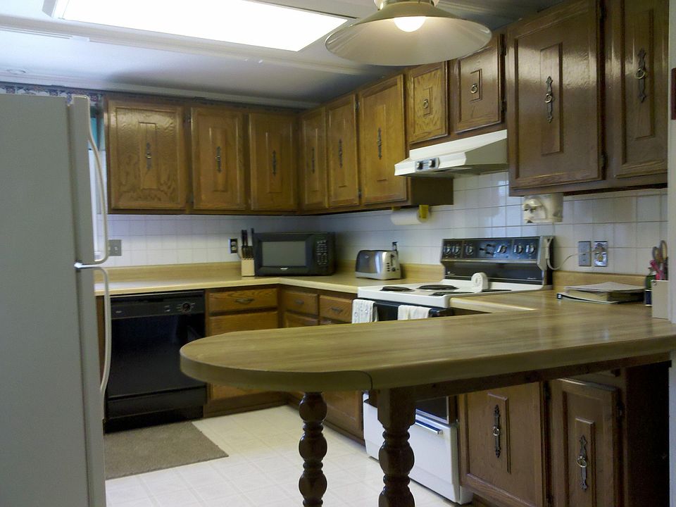 2nd image of 1015 Kelly Ln