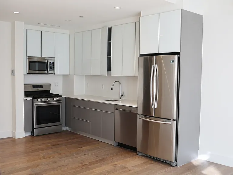 42-10 27th St #A9G — Photo 6